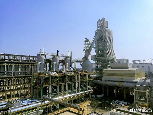 青山集团580m³镍铁高炉工程